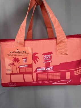 Trader Joe’s mini insulated cooler bag Peach BNWT